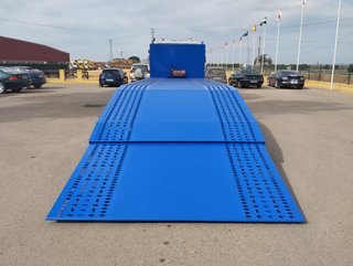 Scania P 380-CAMIONES PORTAMAQUINARIAS