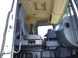 Scania R 440-CAMIONES PORTAMAQUINARIAS