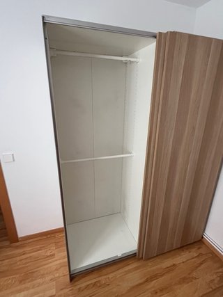 Armario puertas correderas madera