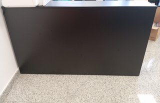 Mostrador negro madera montado