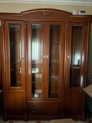 Mueble de salón madera y cristal