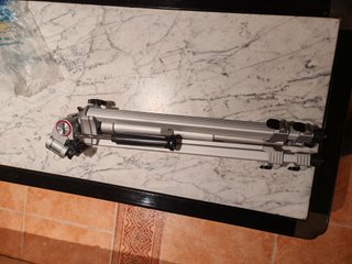 Trípode Velbon de aluminio para cámara