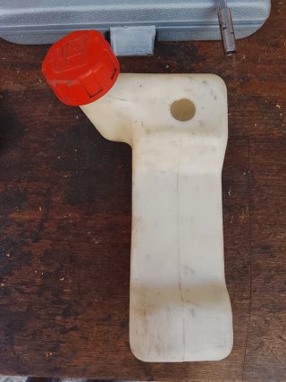 Depósito desbrozadora con tapón