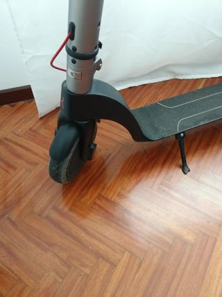 Patinete eléctrico Cecotec en carballo centro