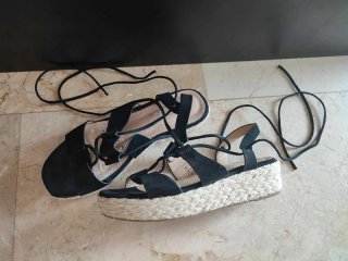 Sandalias cuña esparto tiras negras