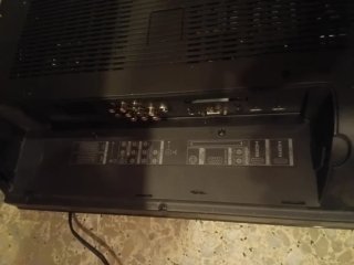Televisor y mando Sharp 32 sin peana con mando