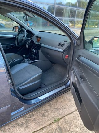 Opel Astra 2010