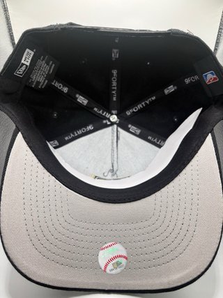 Gorra New Era Edición Especial Negra y Dorada