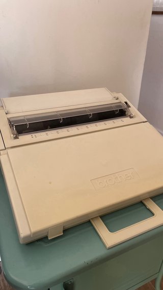 Máquina de escribir Brother AX-110