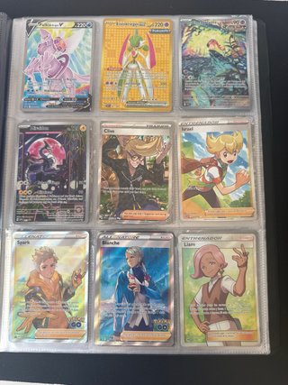 Collezione di carte Pokémon quasi completa