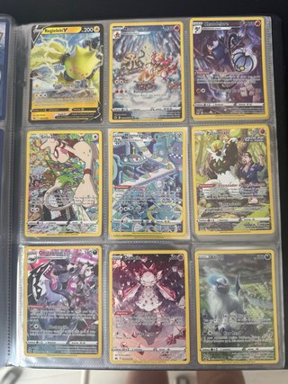 Collezione di carte Pokémon quasi completa