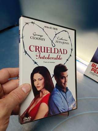 4 film romantici in DVD: Love Actually, Chocolat, Crueltà intollerabile, Bianco perfetto