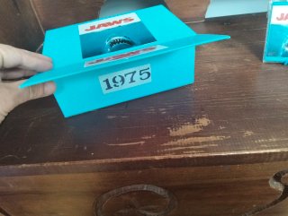 Lámpara LED VHS Tiburón Jaws 1975