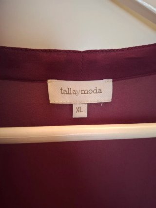 Torera morada con pedrería