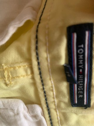 Pantalones cortos Tommy Hilfiger amarillos