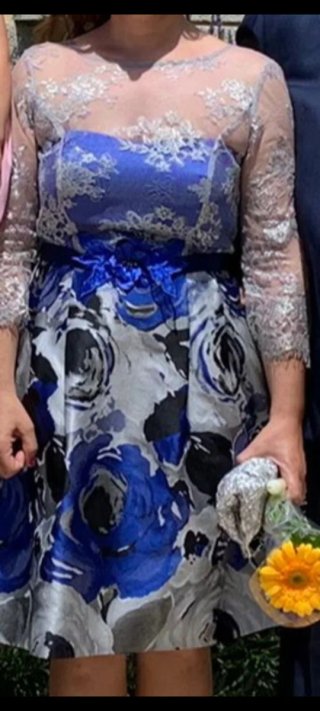 Vestido de fiesta azul y multicolor