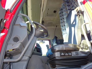 Volvo FM 440--CAMIONES CON GRUA