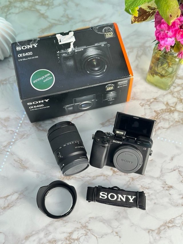 (99 Disparos) Sony A6400 + 18-135mm