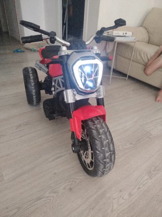 Moto Eléctrica Infantil Roja y Negra