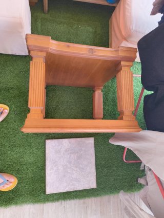 Mesita auxiliar madera y mármol 57*57 * 44 alto