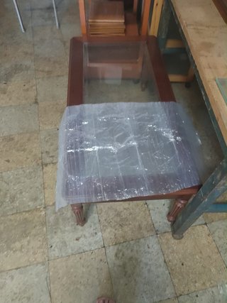 Mesa de centro de madera y cristal