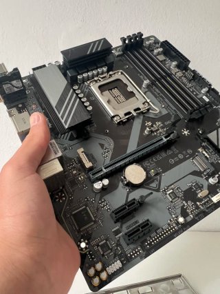 B760M DS3H AX DDR5 GIGABYTE Placa Base