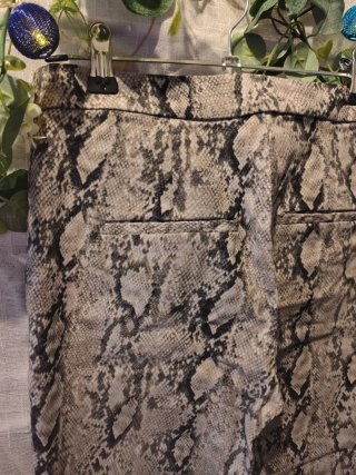 Pantalones Mango Estampado Serpiente Talla 36