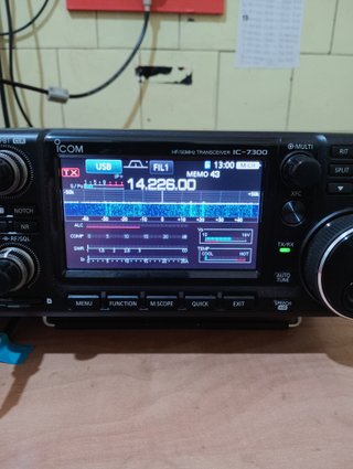 Emisora ICOM IC-7300 HF/50MHz Transceptor