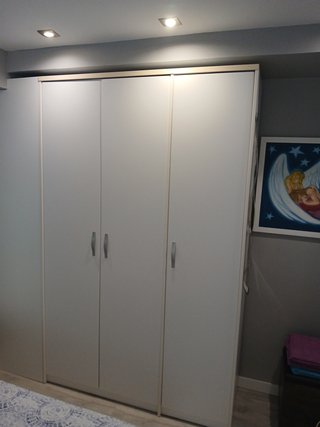 SE REGALA ,Armario blanco de madera