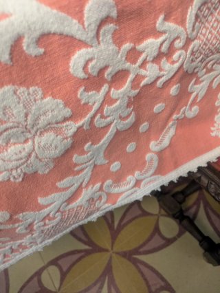 Mantel de tela con diseño floral