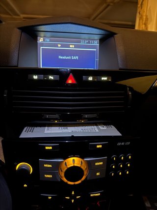 Rádio Opel CD 40 USB