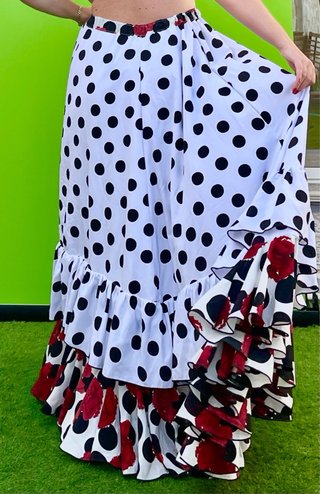 Falda de flamenca elastica talla 48-50 hasta la 60