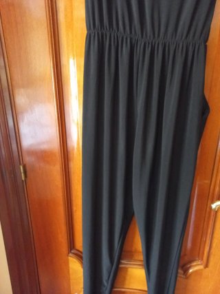 Mono negro elegante
