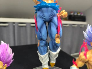 Figura Vegeta Ultra Ego Dragon Ball Super 32cm