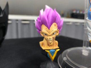 Figura Vegeta Ultra Ego Dragon Ball Super 32cm