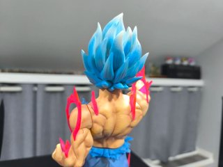 Figura Vegeta Ultra Ego Dragon Ball Super 32cm
