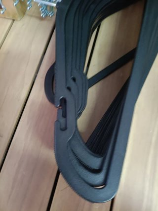 SONGMICS Perchas Plástico Negro x50