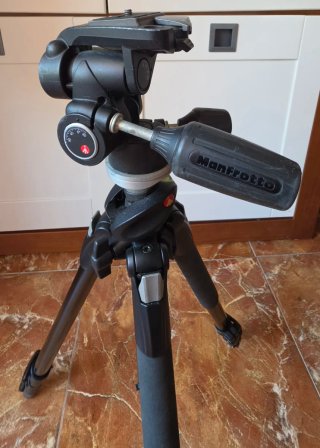 Trípode Manfrotto 190XPROB + Rótula 804RC2