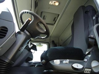 Mercedes ACTROS 2532--CAMIONES CON GRUA