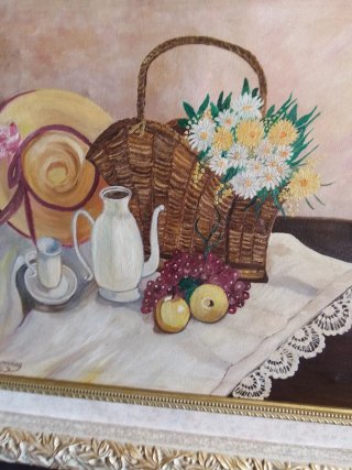 Bodegón al óleo con cesta y flores