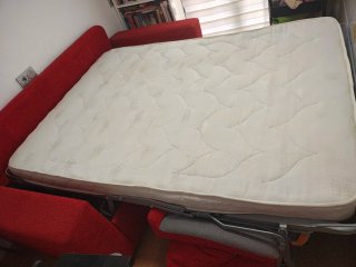Sofá cama 3 plazas,diseño italiano. Buen estado