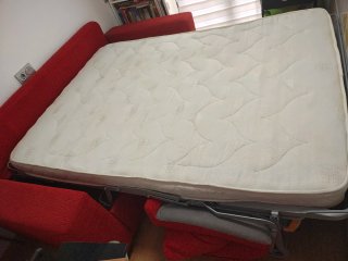 Sofá cama 3 plazas,diseño italiano. Buen estado