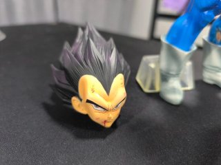 Figura Vegeta Ultra Ego Dragon Ball y Super 31cm