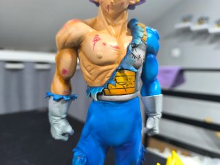 Figura Vegeta Ultra Ego Dragon Ball y Super 31cm