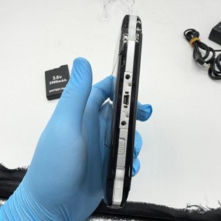 Consola PSP 3004 Negra + Cargador + Tarjeta 8GB