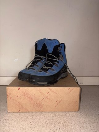 Botas alpinismo Gore-Tex Vibram T.43 Semirrigidas.