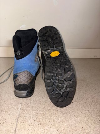 Botas alpinismo Gore-Tex Vibram T.43 Semirrigidas.
