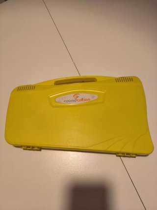 Xilófono carillón amarillo con baquetas