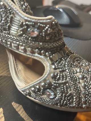 Tacones Uterqüe Joya Beige y Plateados joya nude