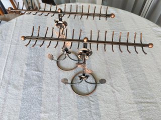 Pareja expositores collares vintage metal